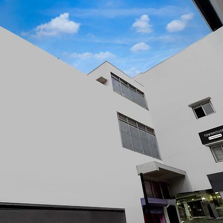 Super Townhouse Arcot Road Near Kauvery Hospital Chennai Extérieur photo